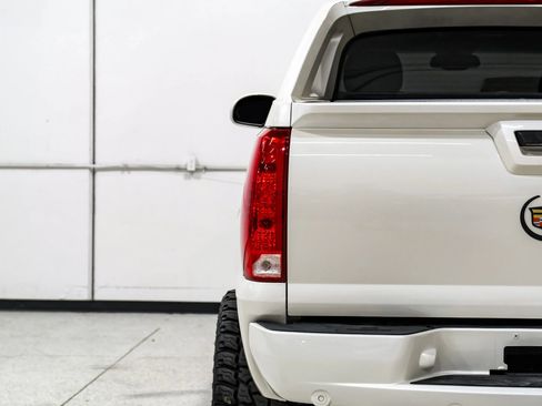 Used 2013 Cadillac Escalade EXT Premium AWD/4WD image 49
