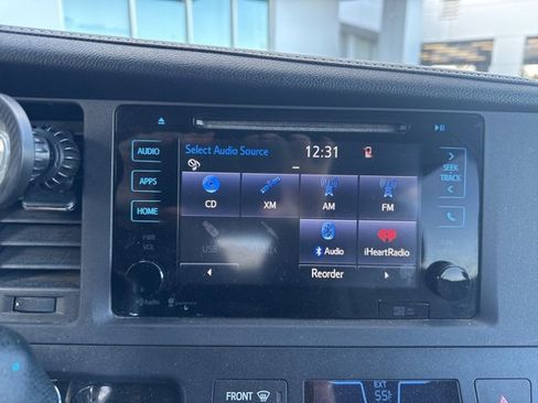 Used 2015 Toyota Sienna XLE image 6