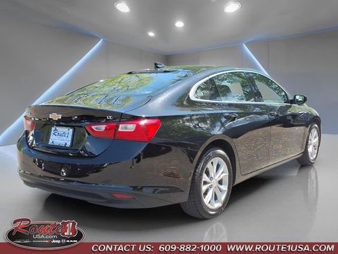 Used 2023 Chevrolet Malibu LT FWD image 3
