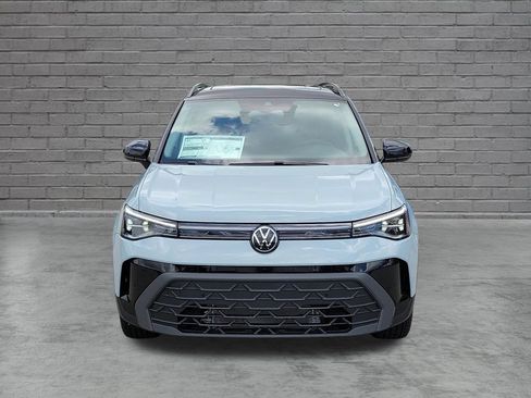 New 2026 Volkswagen Taos SE FWD image 2