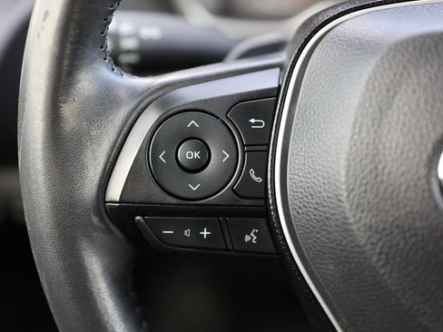 Used 2020 Toyota Corolla Hatchback image 35