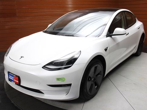 Used 2023 Tesla Model 3 Standard Range image 6