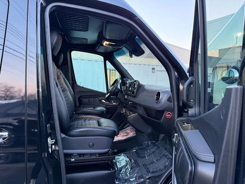 Used 2021 Mercedes-Benz Sprinter 3500 w/ Comfort Plus Package image 36