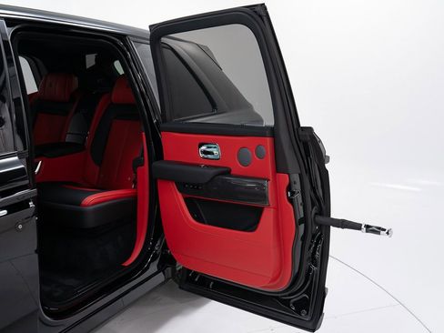 New 2025 Rolls-Royce Cullinan Black Badge w/ Leather Finishing Pack image 33