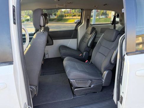 Used 2010 Dodge Grand Caravan Hero FWD image 17