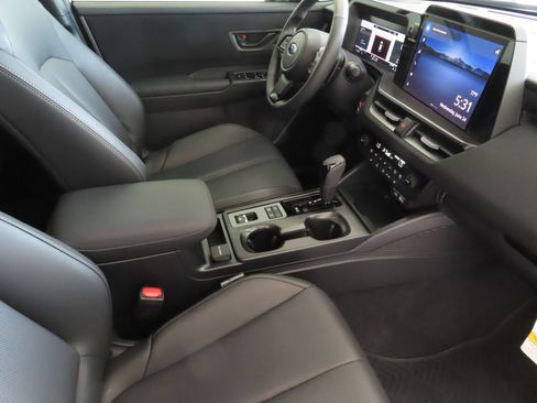 Used 2026 Subaru Outback Limited AWD/4WD image 26