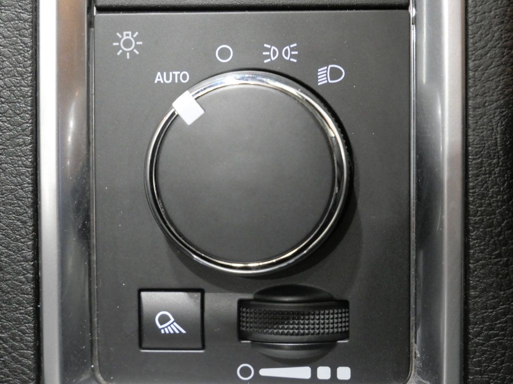 Used 2022 RAM 1500 Classic SLT RWD image 14