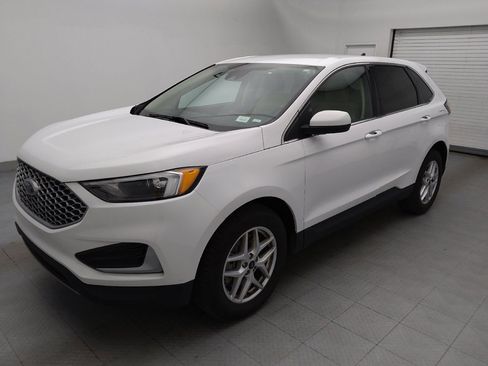 Used 2024 Ford Edge SEL image 2