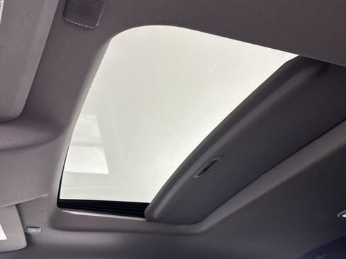 New 2025 GMC Sierra 1500 Elevation w/ Elevation Premium Package image 30