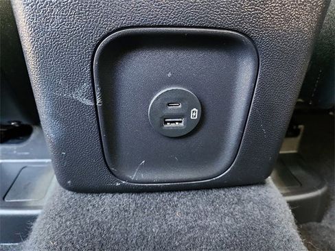 Used 2021 Ford Escape SE image 10