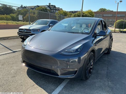 Used 2022 Tesla Model Y Performance AWD/4WD image 3