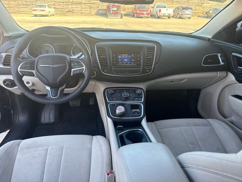 Used 2016 Chrysler 200 Limited image 24