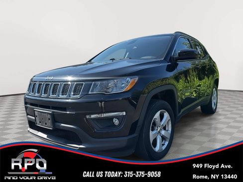 Used 2019 Jeep Compass Latitude w/ Cold Weather Group AWD/4WD image 1