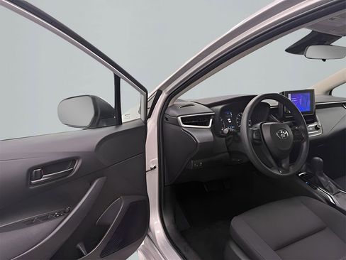 Used 2023 Toyota Corolla LE image 9