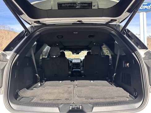 Used 2025 Ford Explorer ST image 31