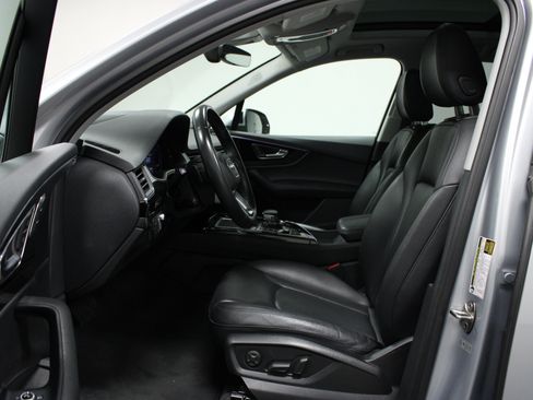 Used 2019 Audi Q7 3.0T Prestige AWD/4WD image 12