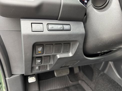 Used 2022 Nissan Frontier SV w/ Technology Package RWD image 15
