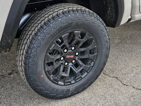 New 2026 GMC Canyon Elevation w/ Convenience Package RWD image 8