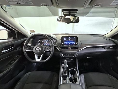 Used 2024 Nissan Altima 2.5 SV AWD/4WD image 14
