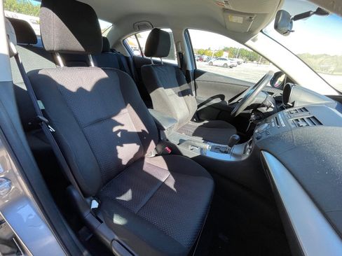Used 2010 MAZDA MAZDA3 i Touring image 21