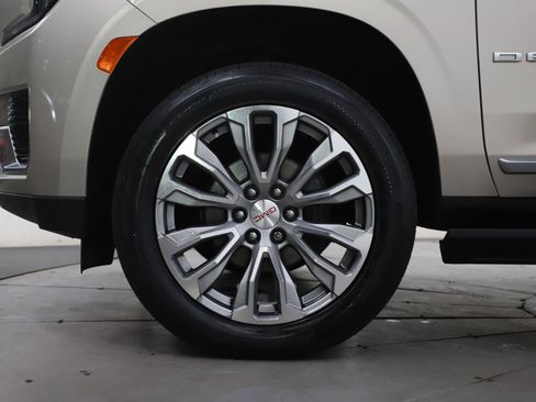 Used 2022 GMC Yukon XL Denali w/ Denali Ultimate Package image 34