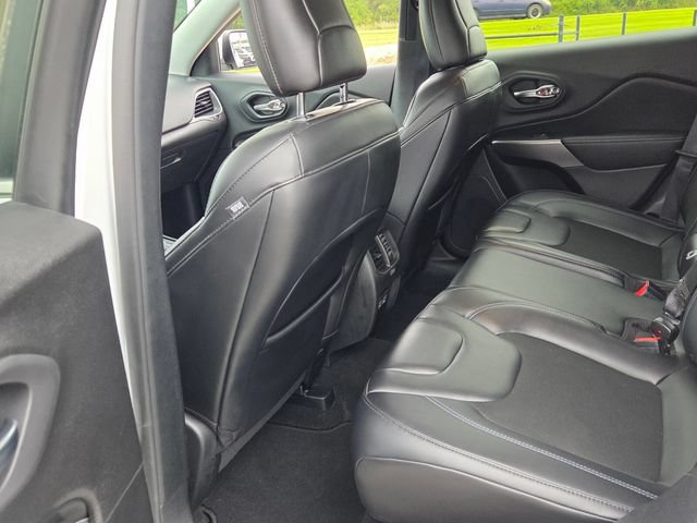Used 2021 Jeep Cherokee Latitude Plus FWD image 8