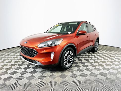 Used 2020 Ford Escape SEL image 5