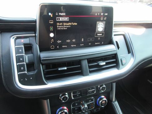 Certified 2022 GMC Yukon XL SLT w/ SLT Premium Package AWD/4WD image 35