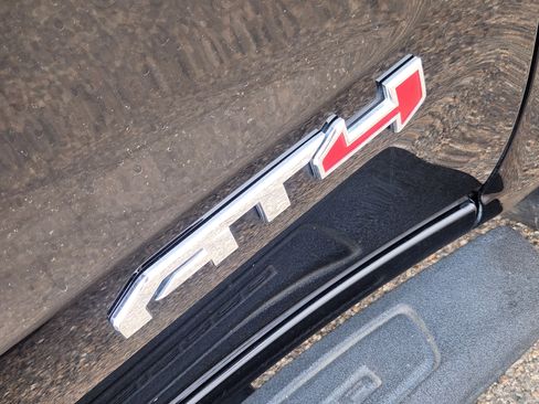 Used 2021 GMC Sierra 1500 AT4 w/ AT4 Value Package AWD/4WD image 8