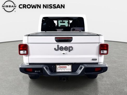 Used 2023 Jeep Gladiator Overland w/ Trailer Tow Package image 7