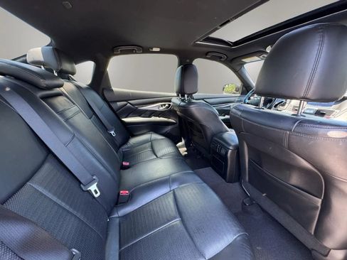 Used 2015 INFINITI Q70 3.7 w/ Sport Package RWD image 15