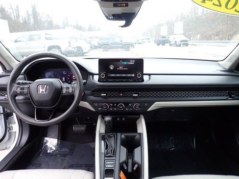 Used 2024 Honda Accord EX image 18