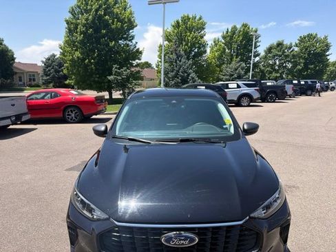 Used 2025 Ford Escape Active AWD/4WD image 9