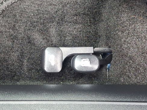 Certified 2025 Hyundai Elantra SE image 24