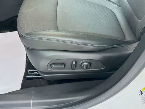 Used 2023 Buick Encore GX Select w/ Safety Package II AWD/4WD image 20