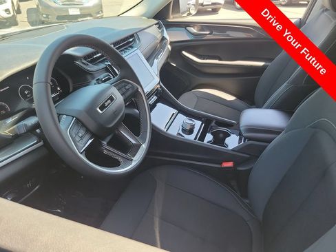 Used 2023 Jeep Grand Cherokee L Laredo RWD image 3
