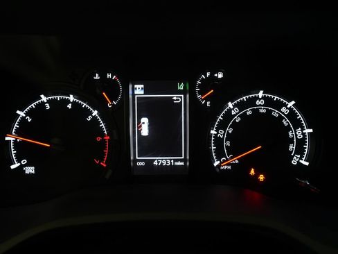 Used 2021 Toyota 4Runner SR5 Premium w/ Moonroof Package AWD/4WD image 2