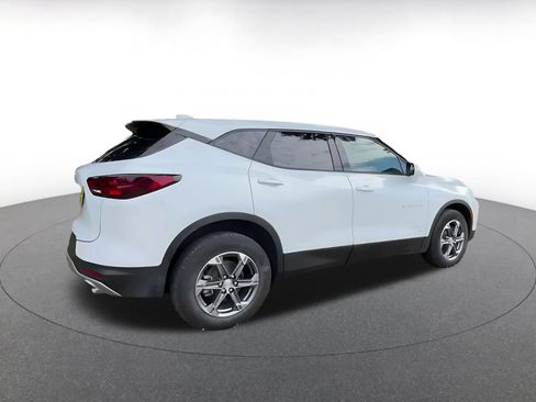 Used 2026 Chevrolet Blazer LT FWD image 12