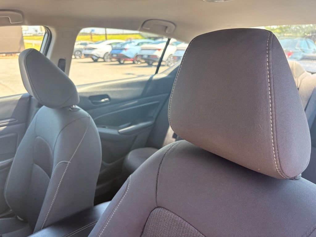 Used 2025 Nissan Altima 2.5 SV FWD image 23