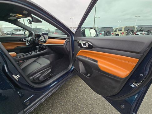 Used 2024 Jeep Compass Limited image 10