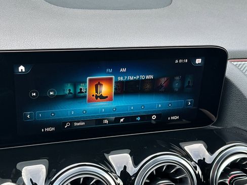 Certified 2022 Mercedes-Benz GLA 250 4MATIC image 18