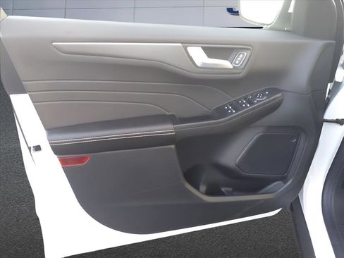 Used 2025 Ford Escape PHEV image 15