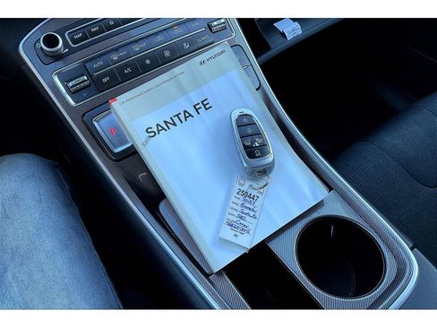Used 2023 Hyundai Santa Fe SEL image 11