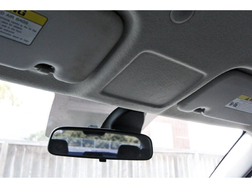 Used 2021 Hyundai Venue SE FWD image 25