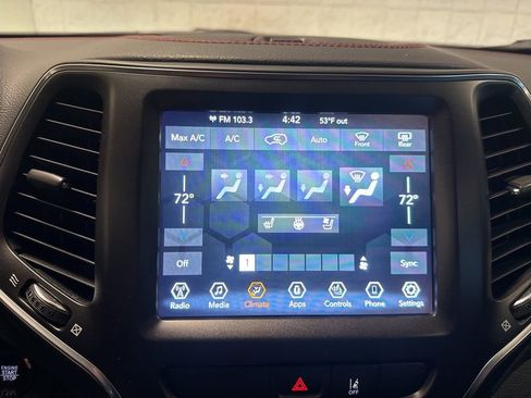 Used 2022 Jeep Cherokee Trailhawk w/ Premium Leather Package image 12