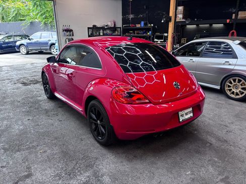 Used 2013 Volkswagen Beetle TDI FWD image 4