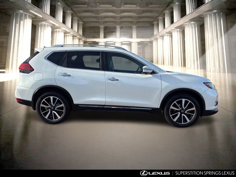 Used 2019 Nissan Rogue SL image 3