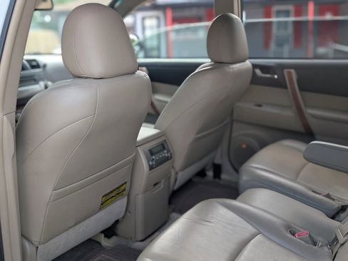 Used 2009 Toyota Highlander Limited FWD image 15