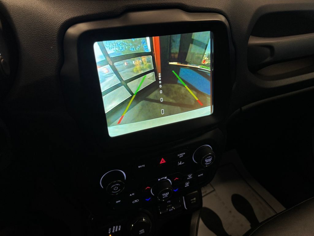 Used 2022 Jeep Renegade Limited AWD/4WD image 14