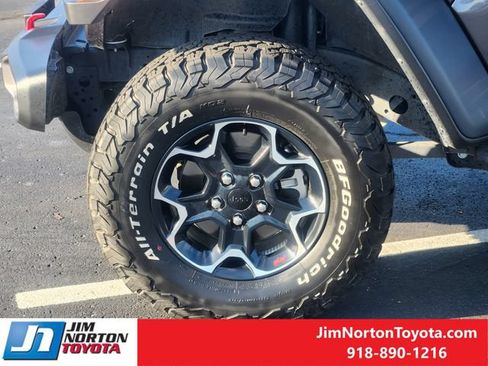 Used 2023 Jeep Wrangler Unlimited Rubicon w/ LED Lighting Group AWD/4WD image 13